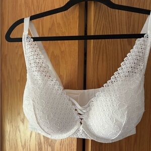 Torrid, 42C,White, under wire bra.